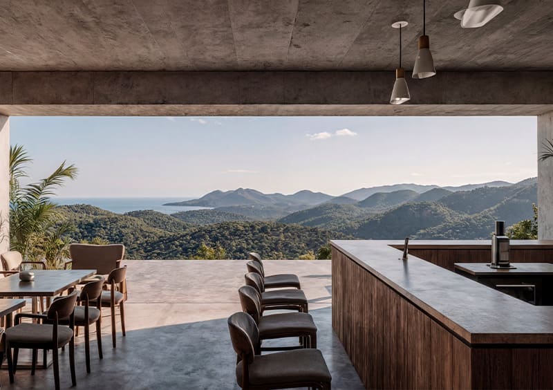 1-3-Casa-Club-Bar-El-Refugio