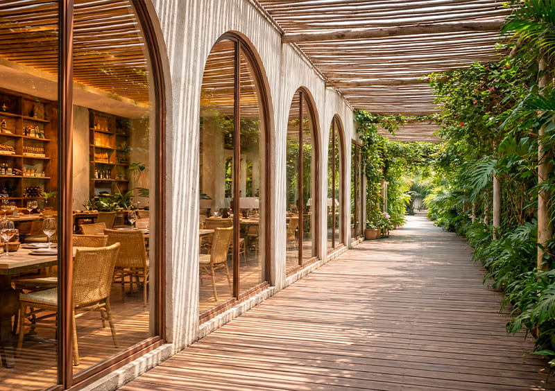 2-1-Amenidad2-peatonal-de-Restraurante